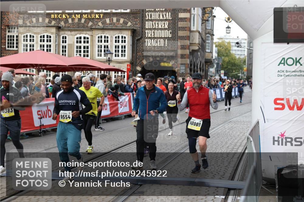 05.10.2025 - 20. swb-Marathon Bremen Yannick Fuchs http://msf.ph/oto/9245922 05.10.2025 11:10:12 Ziel 7799, 9288, 9470, 9476, 9554, 9561, 9760, 10383, 10435, 10515, 10596, 10659, 10885, 10969, 11401, 11405, 11536, 11634, 11748 meine-sportfotos.de