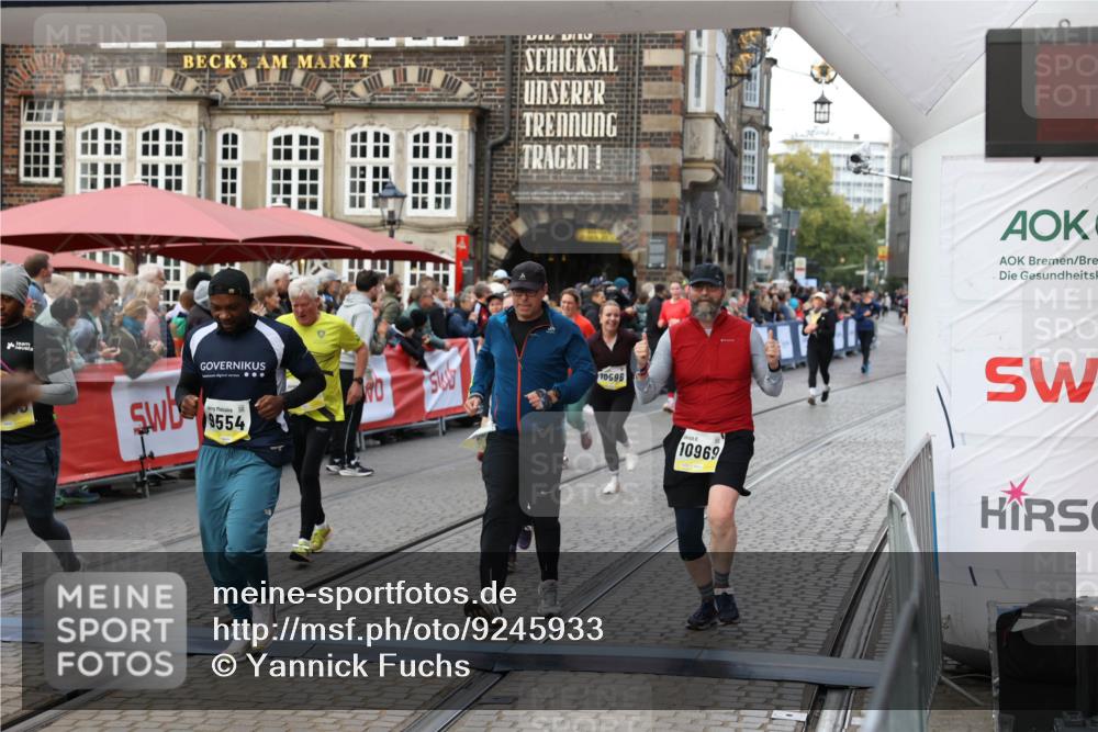 05.10.2025 - 20. swb-Marathon Bremen Yannick Fuchs http://msf.ph/oto/9245933 05.10.2025 11:10:12 Ziel 7799, 9288, 9470, 9476, 9554, 9561, 9760, 10383, 10435, 10515, 10596, 10659, 10885, 10969, 11401, 11405, 11536, 11634, 11748 meine-sportfotos.de