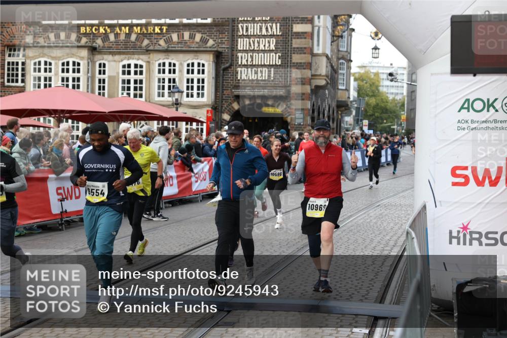05.10.2025 - 20. swb-Marathon Bremen Yannick Fuchs http://msf.ph/oto/9245943 05.10.2025 11:10:12 Ziel 7799, 9288, 9470, 9476, 9554, 9561, 9760, 10383, 10435, 10515, 10596, 10659, 10885, 10969, 11401, 11405, 11536, 11634, 11748 meine-sportfotos.de