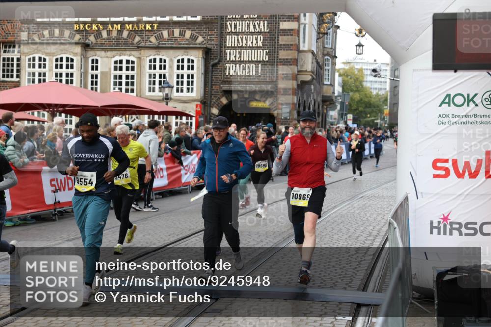 05.10.2025 - 20. swb-Marathon Bremen Yannick Fuchs http://msf.ph/oto/9245948 05.10.2025 11:10:12 Ziel 7799, 9288, 9470, 9476, 9554, 9561, 9760, 10383, 10435, 10515, 10596, 10659, 10885, 10969, 11401, 11405, 11536, 11634, 11748 meine-sportfotos.de