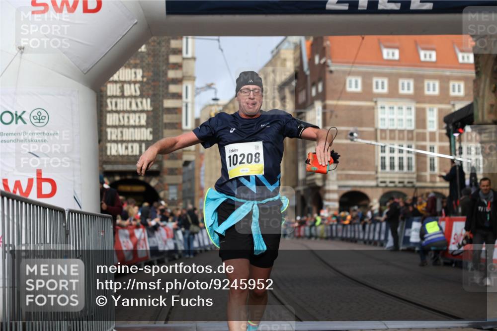 05.10.2025 - 20. swb-Marathon Bremen Yannick Fuchs http://msf.ph/oto/9245952 05.10.2025 10:42:34 Ziel 9700, 9775, 10208, 10375, 11230 meine-sportfotos.de