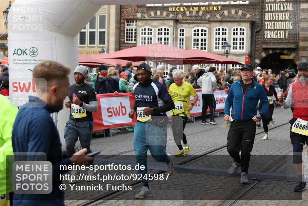 05.10.2025 - 20. swb-Marathon Bremen Yannick Fuchs http://msf.ph/oto/9245987 05.10.2025 11:10:13 Ziel 7799, 9288, 9470, 9476, 9554, 9561, 10383, 10435, 10515, 10563, 10596, 10659, 10885, 10969, 11401, 11405, 11536, 11634 meine-sportfotos.de