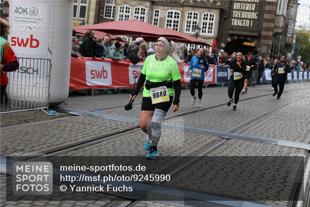 05.10.2025 - 20. swb-Marathon Bremen Yannick Fuchs http://msf.ph/oto/9245990 05.10.2025 11:11:54 Ziel 9648, 9680, 9999, 10235, 10236, 10540, 11088, 11172 meine-sportfotos.de