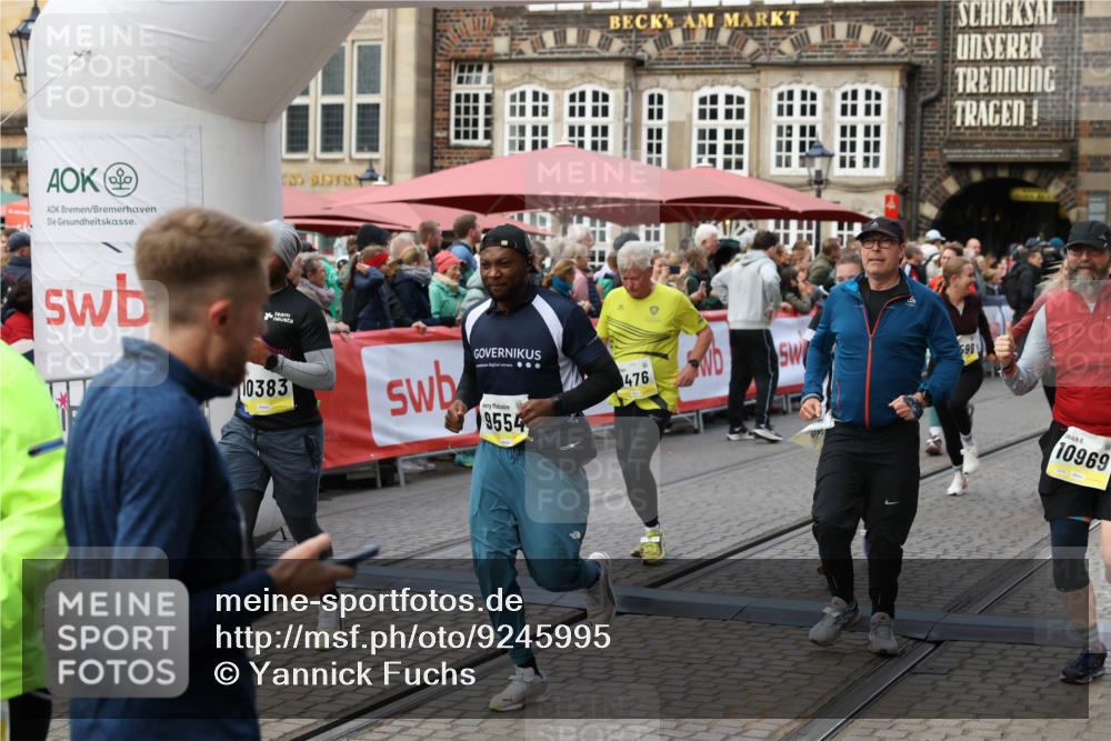 05.10.2025 - 20. swb-Marathon Bremen Yannick Fuchs http://msf.ph/oto/9245995 05.10.2025 11:10:13 Ziel 7799, 9288, 9470, 9476, 9554, 9561, 10383, 10435, 10515, 10563, 10596, 10659, 10885, 10969, 11401, 11405, 11536, 11634 meine-sportfotos.de