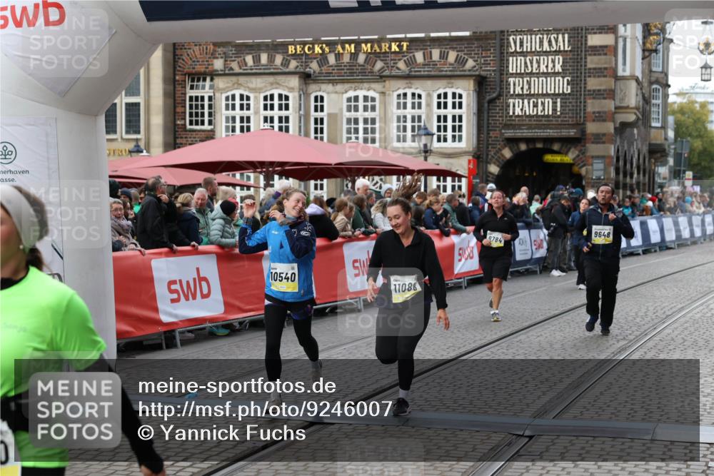 05.10.2025 - 20. swb-Marathon Bremen Yannick Fuchs http://msf.ph/oto/9246007 05.10.2025 11:11:55 Ziel 9648, 9680, 9784, 9999, 10235, 10236, 10540, 11088, 11172 meine-sportfotos.de