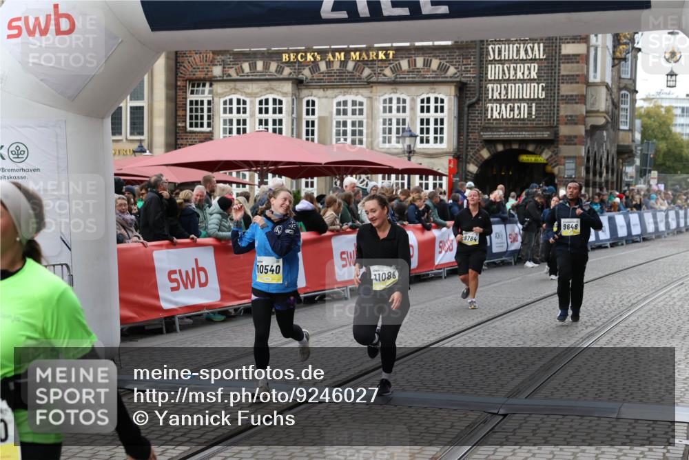 05.10.2025 - 20. swb-Marathon Bremen Yannick Fuchs http://msf.ph/oto/9246027 05.10.2025 11:11:55 Ziel 9648, 9680, 9784, 9999, 10235, 10236, 10540, 11088, 11172 meine-sportfotos.de