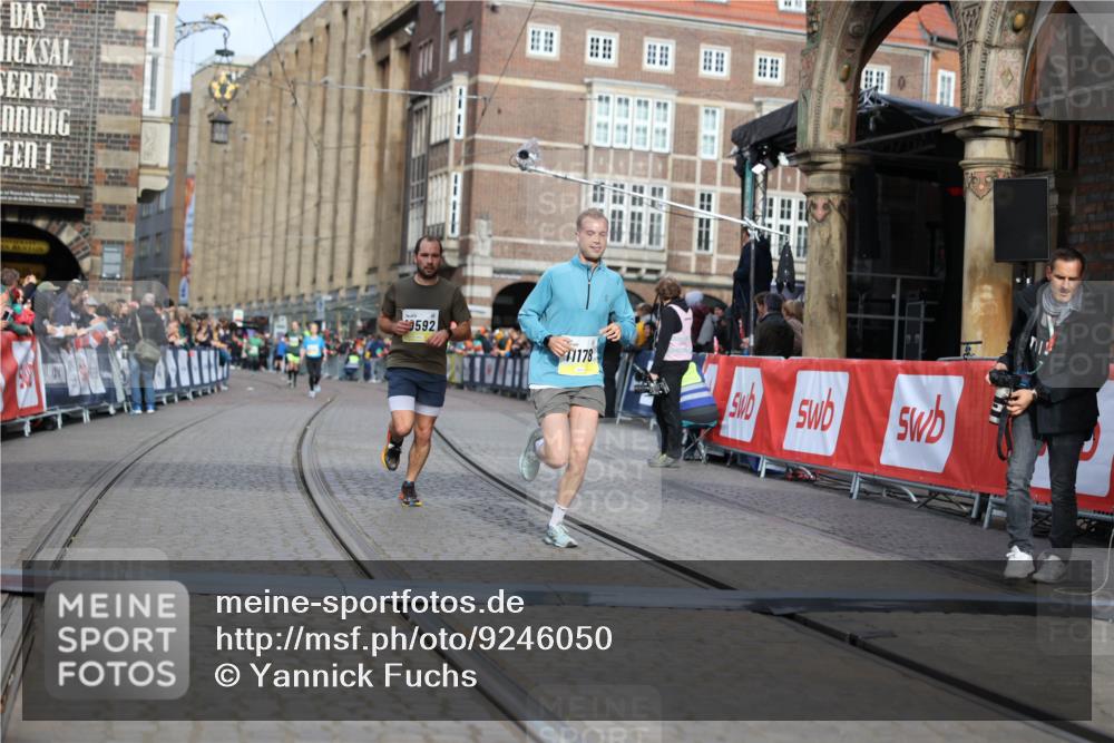 05.10.2025 - 20. swb-Marathon Bremen Yannick Fuchs http://msf.ph/oto/9246050 05.10.2025 10:42:45 Ziel 10592, 11178, 11725 meine-sportfotos.de