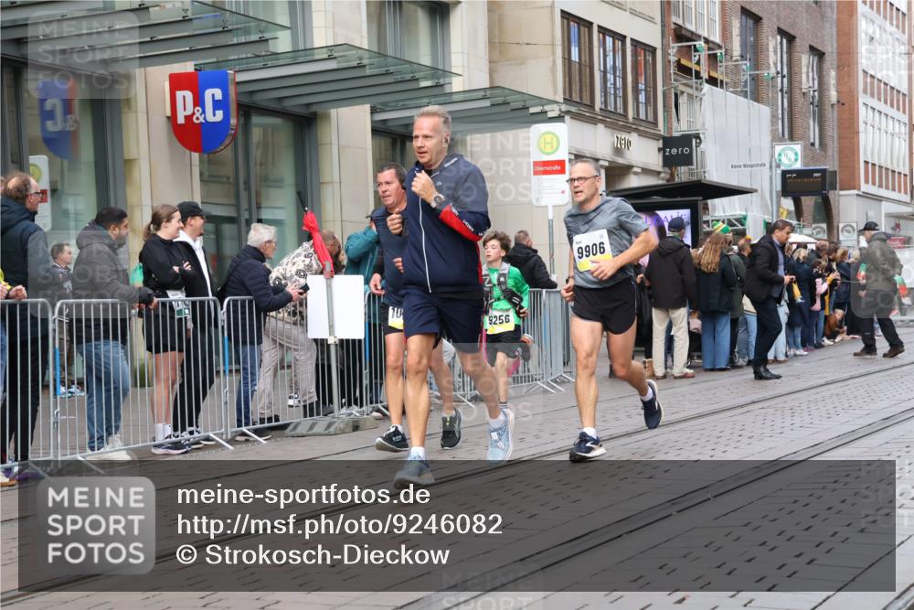05.10.2025 - 20. swb-Marathon Bremen Strokosch-Dieckow http://msf.ph/oto/9246082 05.10.2025 10:50:57 Ziel 9256, 9287, 9894, 9906, 10206, 10215, 10222, 10321, 10376, 10432, 10556, 10669, 11177, 11279, 11573, 9256, 9287, 9894, 9906, 10206, 10215, 10222, 10321, 10376, 10432, 10556, 11177 meine-sportfotos.de