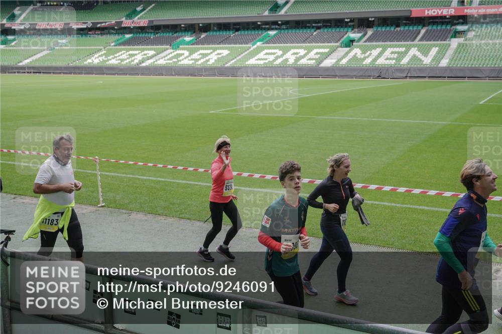 05.10.2025 - 20. swb-Marathon Bremen Michael Burmester http://msf.ph/oto/9246091 05.10.2025 10:37:49 Laufen im Stadion 7621, 7776, 9189, 9210, 9237, 9360, 9365, 9381, 9426, 9448, 9468, 9486, 9531, 9532, 9536, 9600, 9603, 9642, 9748, 9813, 9841, 9858, 9893, 9979, 10056, 10067, 10098, 10130, 10158, 10194, 10265, 10271, 10274, 10278, 10301, 10345, 10370, 10437, 10471, 10477, 10485, 10508, 10510, 10518, 10595, 10598, 10611, 10711, 10713, 10777, 10826, 10829, 10837, 10872, 10876, 10995, 11001, 11050, 11121, 11124, 11150, 11162, 11183, 11184, 11223, 11251, 11415, 9177, 9208, 9531 meine-sportfotos.de