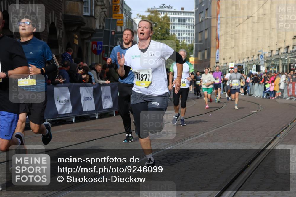 05.10.2025 - 20. swb-Marathon Bremen Strokosch-Dieckow http://msf.ph/oto/9246099 05.10.2025 10:58:43 Ziel 7163, 8585, 9346, 9359, 9370, 9540, 9622, 9714, 10263, 10561, 10591, 10679, 10871, 11078, 11290, 11651 meine-sportfotos.de