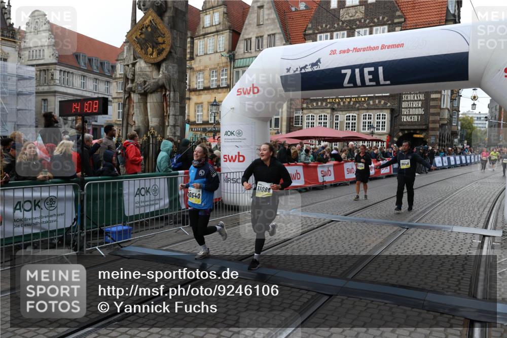 05.10.2025 - 20. swb-Marathon Bremen Yannick Fuchs http://msf.ph/oto/9246106 05.10.2025 11:11:57 Ziel 9648, 9680, 9784, 10235, 10236, 10540, 11088, 11563 meine-sportfotos.de