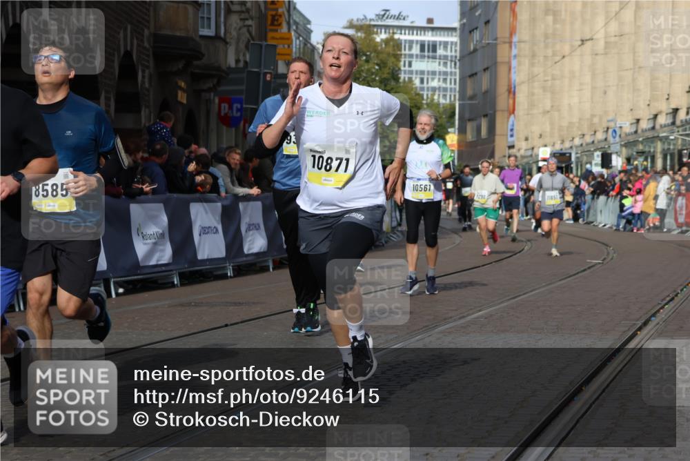 05.10.2025 - 20. swb-Marathon Bremen Strokosch-Dieckow http://msf.ph/oto/9246115 05.10.2025 10:58:43 Ziel 7163, 8585, 9346, 9359, 9370, 9540, 9622, 9714, 10263, 10561, 10591, 10679, 10871, 11078, 11290, 11651 meine-sportfotos.de