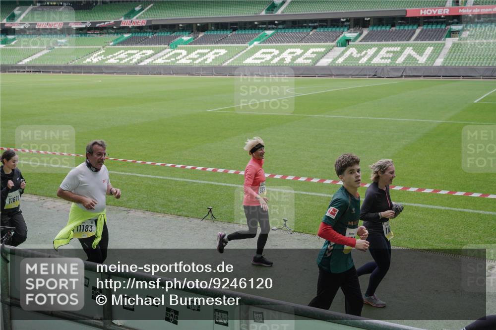 05.10.2025 - 20. swb-Marathon Bremen Michael Burmester http://msf.ph/oto/9246120 05.10.2025 10:37:49 Laufen im Stadion 7621, 7776, 9189, 9210, 9237, 9360, 9365, 9381, 9426, 9448, 9468, 9486, 9531, 9532, 9536, 9600, 9603, 9642, 9748, 9813, 9841, 9858, 9893, 9979, 10056, 10067, 10098, 10130, 10158, 10194, 10265, 10271, 10274, 10278, 10301, 10345, 10370, 10437, 10471, 10477, 10485, 10508, 10510, 10518, 10595, 10598, 10611, 10711, 10713, 10777, 10826, 10829, 10837, 10872, 10876, 10995, 11001, 11050, 11121, 11124, 11150, 11162, 11183, 11184, 11223, 11251, 11415, 9177, 9208, 9531 meine-sportfotos.de