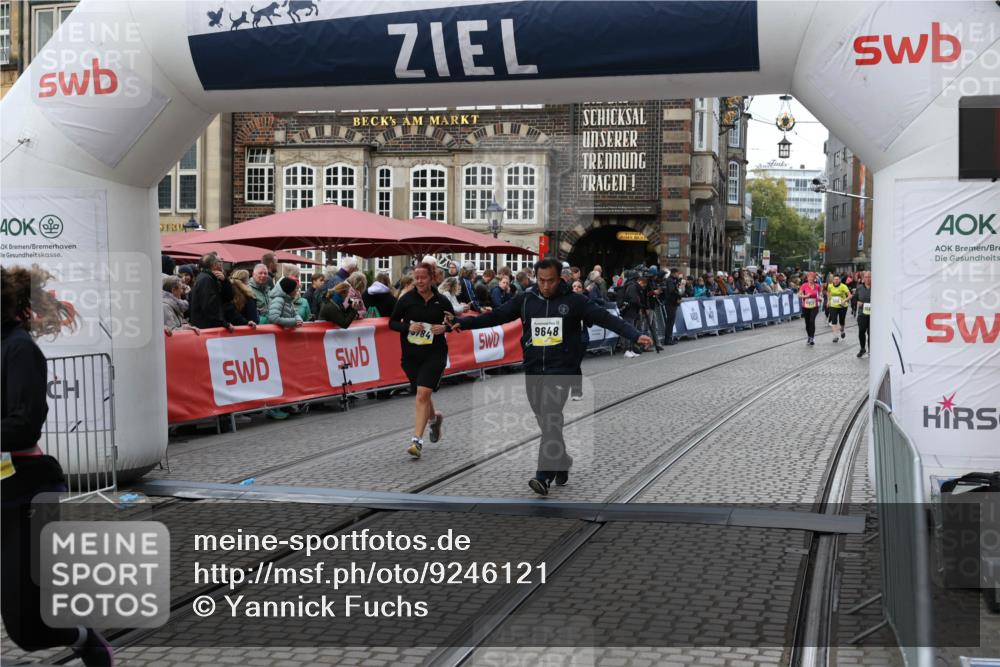 05.10.2025 - 20. swb-Marathon Bremen Yannick Fuchs http://msf.ph/oto/9246121 05.10.2025 11:11:57 Ziel 9648, 9680, 9784, 10235, 10236, 10540, 11088, 11563 meine-sportfotos.de