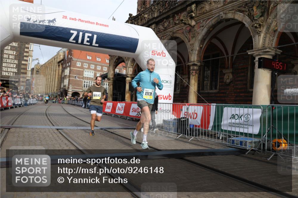 05.10.2025 - 20. swb-Marathon Bremen Yannick Fuchs http://msf.ph/oto/9246148 05.10.2025 10:42:47 Ziel 10592, 11178 meine-sportfotos.de