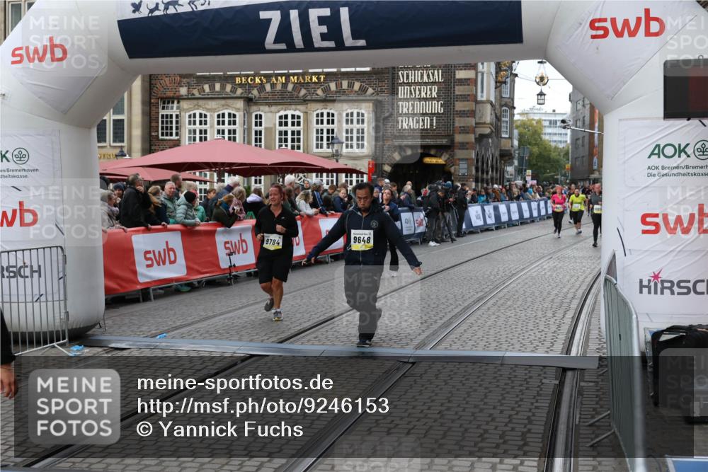 05.10.2025 - 20. swb-Marathon Bremen Yannick Fuchs http://msf.ph/oto/9246153 05.10.2025 11:11:57 Ziel 9648, 9680, 9784, 10235, 10236, 10540, 11088, 11563 meine-sportfotos.de