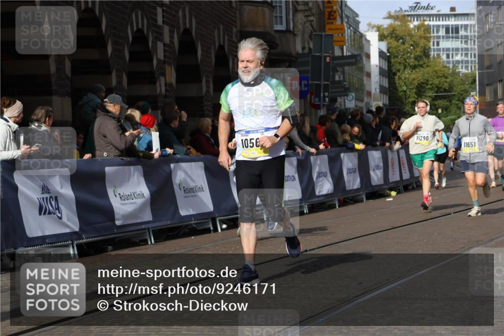05.10.2025 - 20. swb-Marathon Bremen Strokosch-Dieckow http://msf.ph/oto/9246171 05.10.2025 10:58:46 Ziel 8585, 9346, 9349, 9370, 9540, 9622, 10080, 10263, 10560, 10561, 11290, 11483, 11651 meine-sportfotos.de