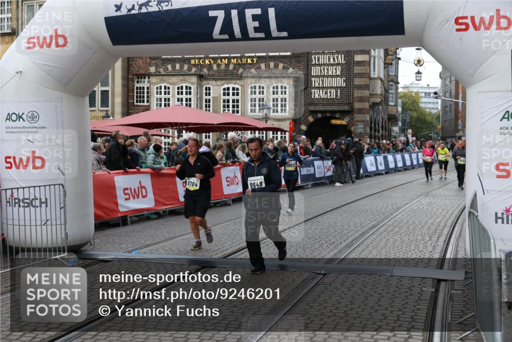 05.10.2025 - 20. swb-Marathon Bremen Yannick Fuchs http://msf.ph/oto/9246201 05.10.2025 11:11:58 Ziel 9648, 9680, 9784, 10235, 10236, 10540, 11088, 11563 meine-sportfotos.de
