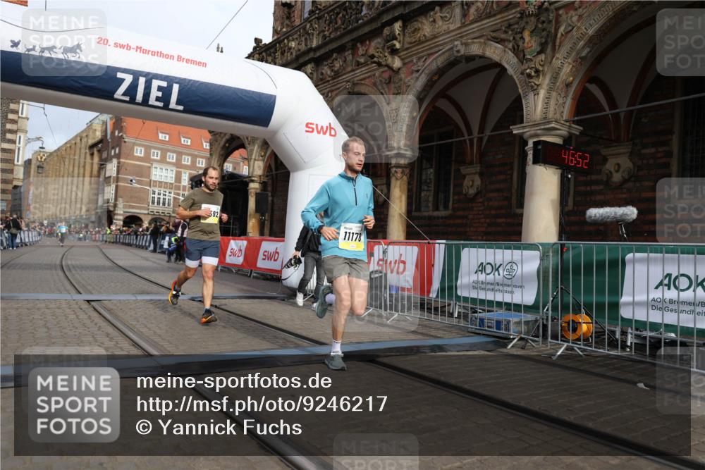 05.10.2025 - 20. swb-Marathon Bremen Yannick Fuchs http://msf.ph/oto/9246217 05.10.2025 10:42:47 Ziel 10592, 11178 meine-sportfotos.de