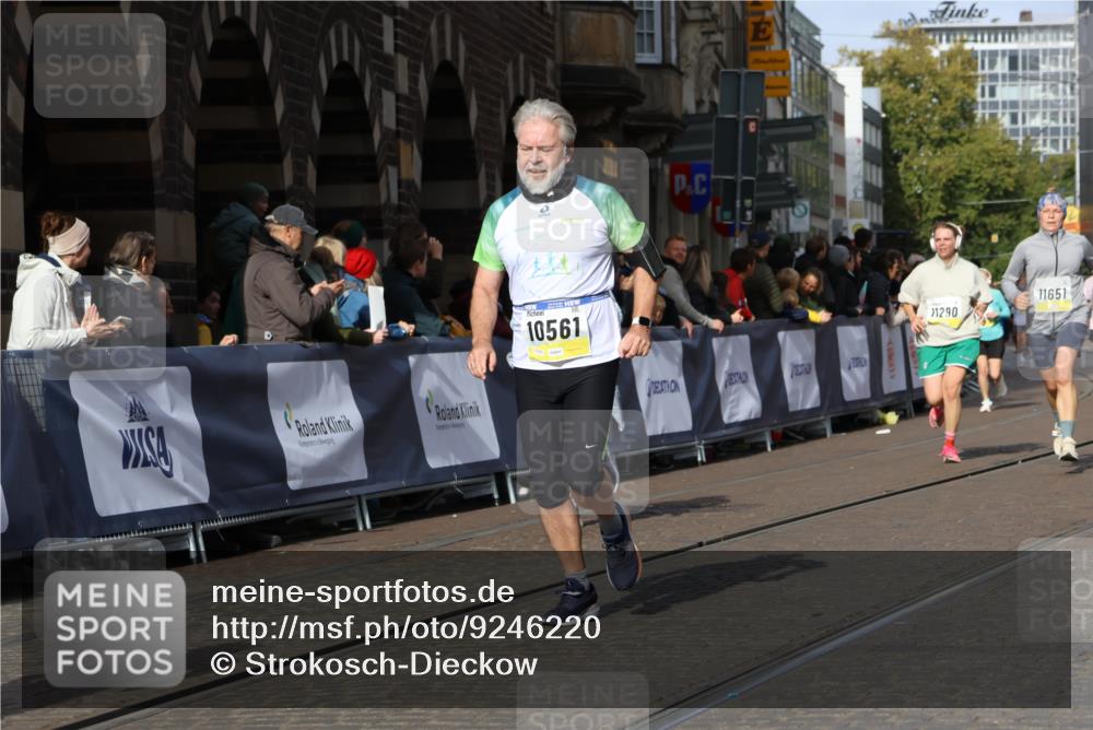 05.10.2025 - 20. swb-Marathon Bremen Strokosch-Dieckow http://msf.ph/oto/9246220 05.10.2025 10:58:46 Ziel 8585, 9346, 9349, 9370, 9540, 9622, 10080, 10263, 10560, 10561, 11290, 11483, 11651 meine-sportfotos.de
