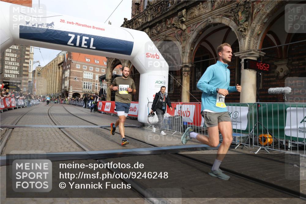 05.10.2025 - 20. swb-Marathon Bremen Yannick Fuchs http://msf.ph/oto/9246248 05.10.2025 10:42:48 Ziel 10592, 11178 meine-sportfotos.de