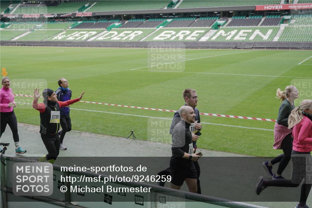 05.10.2025 - 20. swb-Marathon Bremen Michael Burmester http://msf.ph/oto/9246259 05.10.2025 10:37:54 Laufen im Stadion 7621, 7776, 9189, 9210, 9237, 9360, 9365, 9426, 9448, 9468, 9486, 9532, 9536, 9600, 9642, 9684, 9748, 9813, 9841, 9858, 9893, 9979, 10033, 10056, 10098, 10130, 10158, 10194, 10265, 10271, 10274, 10278, 10301, 10370, 10437, 10471, 10477, 10485, 10508, 10510, 10595, 10598, 10611, 10678, 10711, 10713, 10777, 10826, 10829, 10837, 10872, 10876, 10995, 11001, 11050, 11121, 11124, 11150, 11162, 11183, 11223, 11415, 9177, 9208, 9381, 9531 meine-sportfotos.de