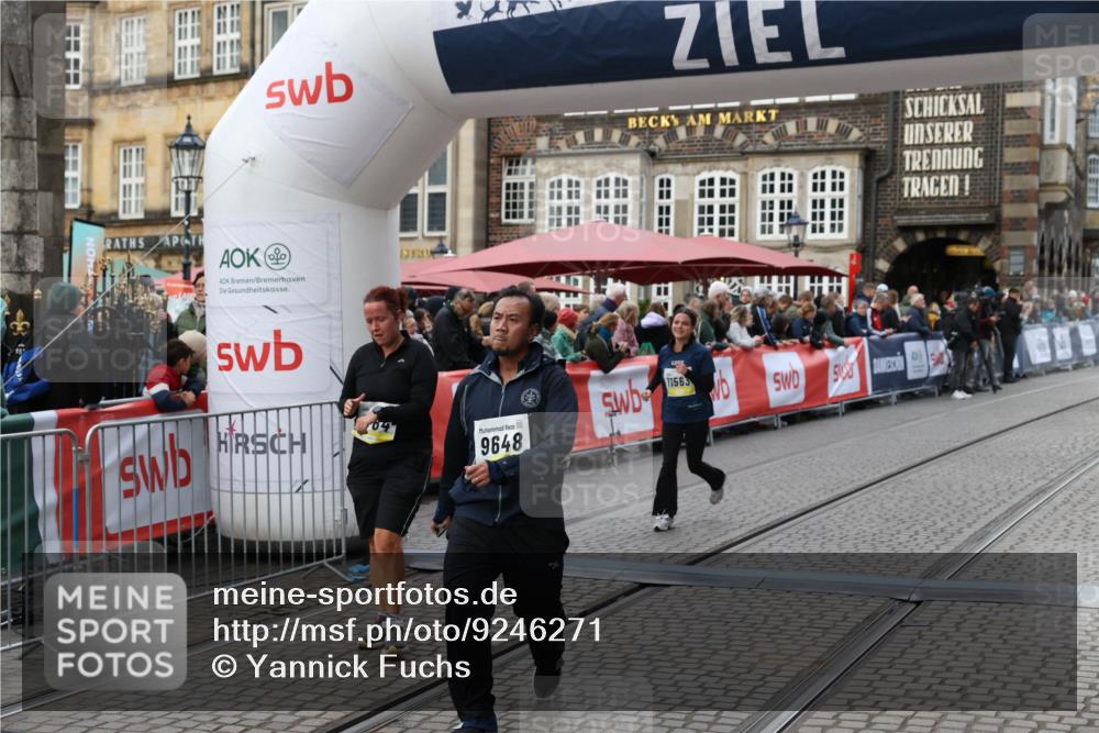 05.10.2025 - 20. swb-Marathon Bremen Yannick Fuchs http://msf.ph/oto/9246271 05.10.2025 11:12:00 Ziel 9648, 9784, 10540, 11088, 11563 meine-sportfotos.de