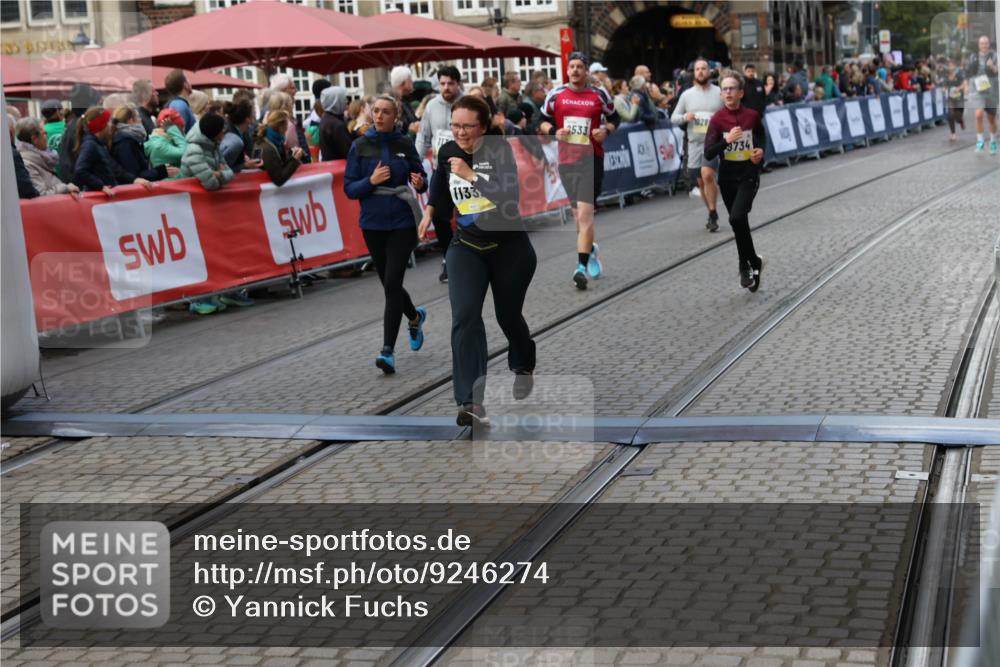 05.10.2025 - 20. swb-Marathon Bremen Yannick Fuchs http://msf.ph/oto/9246274 05.10.2025 11:10:24 Ziel 8533, 9734, 9806, 10082, 10189, 11204, 11261, 11333 meine-sportfotos.de