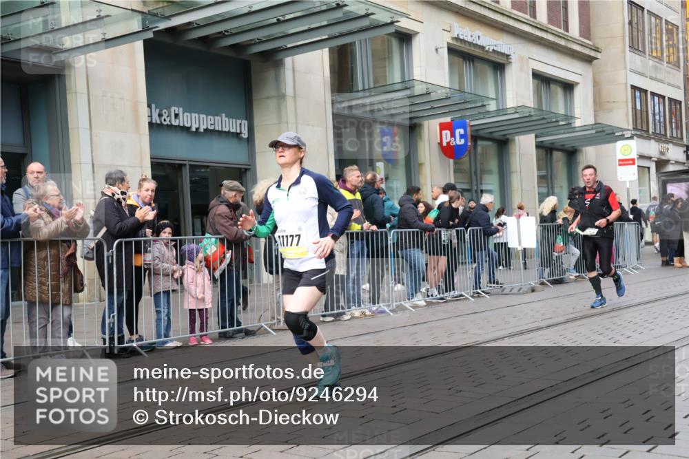 05.10.2025 - 20. swb-Marathon Bremen Strokosch-Dieckow http://msf.ph/oto/9246294 05.10.2025 10:51:12 Ziel 8333, 9252, 9259, 9268, 10321, 10376, 10436, 10556, 10584, 10716, 10918, 10928, 11177, 11484, 8333, 9252, 9259, 9268, 10321, 10376, 10436, 10556, 10584, 10716, 10918, 10928, 11177, 11484 meine-sportfotos.de