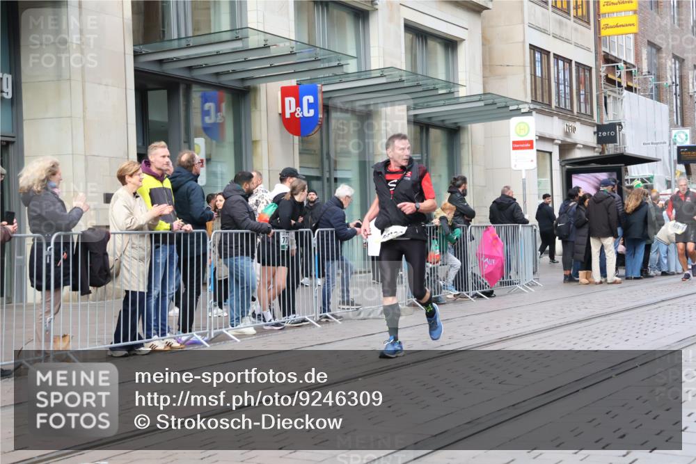 05.10.2025 - 20. swb-Marathon Bremen Strokosch-Dieckow http://msf.ph/oto/9246309 05.10.2025 10:51:13 Ziel 8333, 9252, 9259, 9268, 10321, 10376, 10436, 10556, 10584, 10716, 10918, 10928, 11177, 11484, 8333, 9252, 9259, 9268, 10321, 10376, 10436, 10556, 10584, 10716, 10918, 10928, 11177, 11484 meine-sportfotos.de