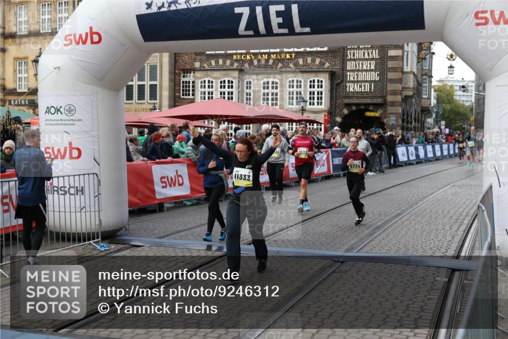 05.10.2025 - 20. swb-Marathon Bremen Yannick Fuchs http://msf.ph/oto/9246312 05.10.2025 11:10:25 Ziel 8533, 9734, 9806, 10082, 10189, 10280, 11204, 11261, 11333 meine-sportfotos.de