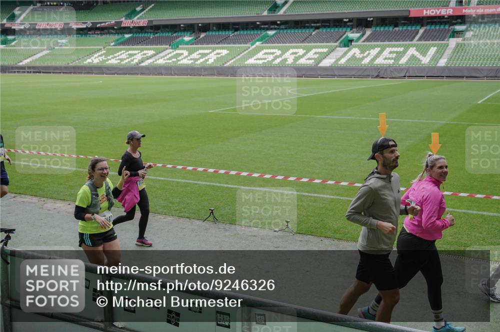 05.10.2025 - 20. swb-Marathon Bremen Michael Burmester http://msf.ph/oto/9246326 05.10.2025 10:37:56 Laufen im Stadion 7621, 7776, 8574, 9189, 9210, 9237, 9360, 9365, 9426, 9448, 9468, 9486, 9532, 9536, 9600, 9642, 9647, 9684, 9748, 9813, 9846, 9858, 9893, 9979, 10033, 10056, 10098, 10130, 10158, 10194, 10265, 10271, 10274, 10278, 10301, 10370, 10437, 10471, 10477, 10485, 10508, 10510, 10595, 10598, 10611, 10678, 10711, 10713, 10777, 10825, 10826, 10829, 10837, 10872, 10876, 10995, 11001, 11050, 11121, 11124, 11150, 11162, 11183, 11223, 11415, 9177, 9208, 9381, 9531 meine-sportfotos.de