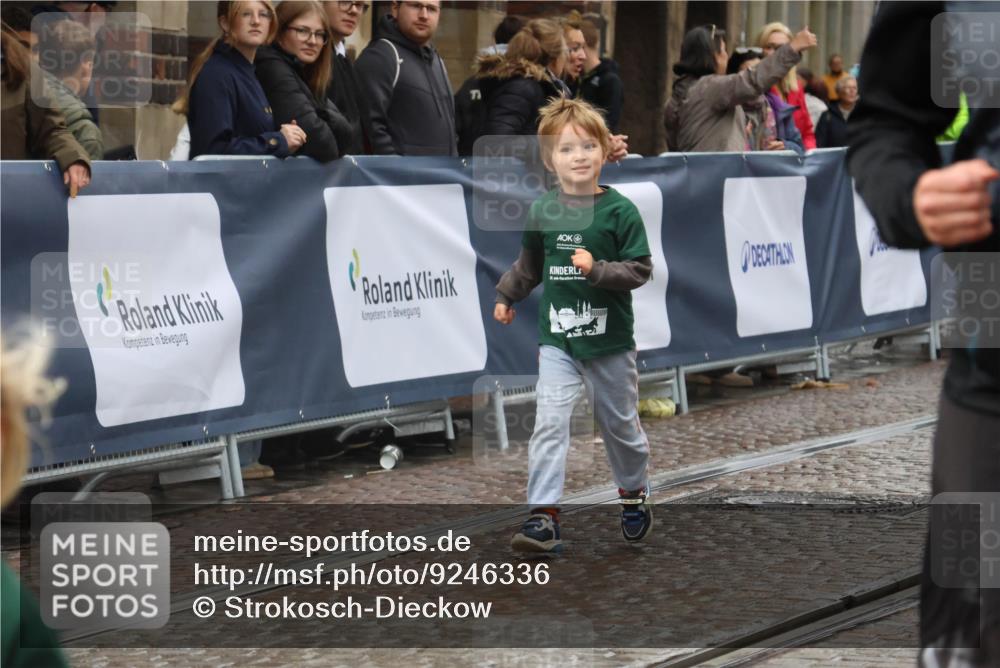 05.10.2025 - 20. swb-Marathon Bremen Strokosch-Dieckow http://msf.ph/oto/9246336 05.10.2025 15:23:52 Ziel  meine-sportfotos.de