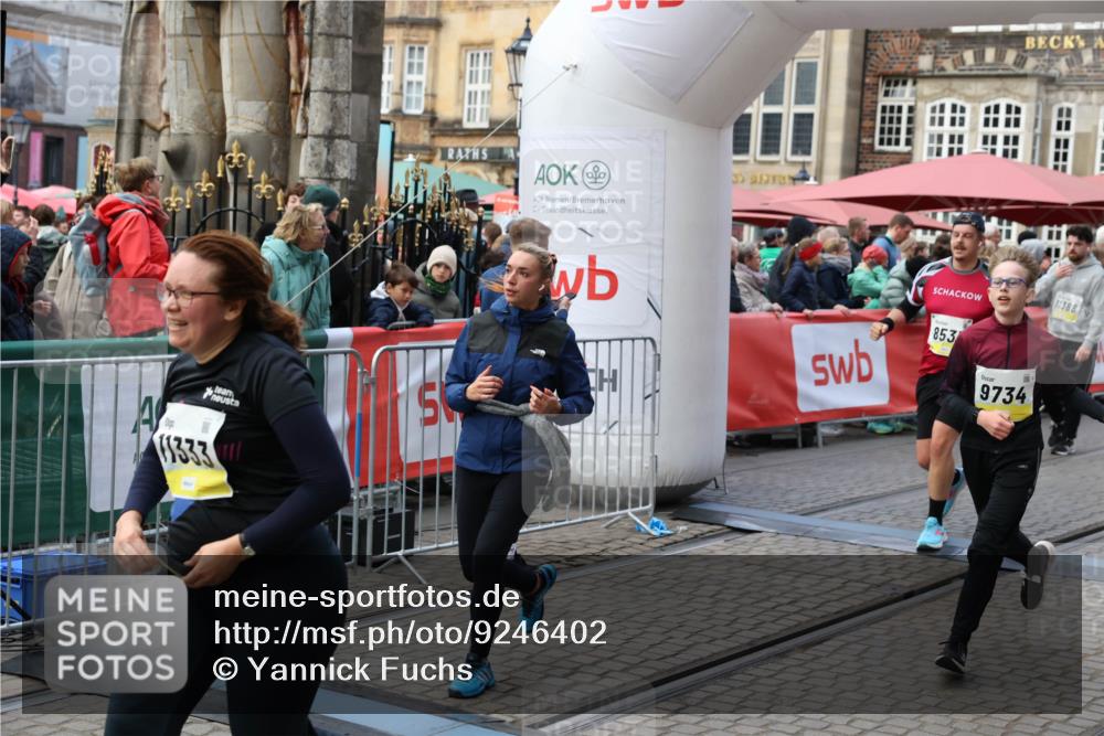 05.10.2025 - 20. swb-Marathon Bremen Yannick Fuchs http://msf.ph/oto/9246402 05.10.2025 11:10:27 Ziel 8533, 9734, 9806, 10189, 10280, 11333 meine-sportfotos.de