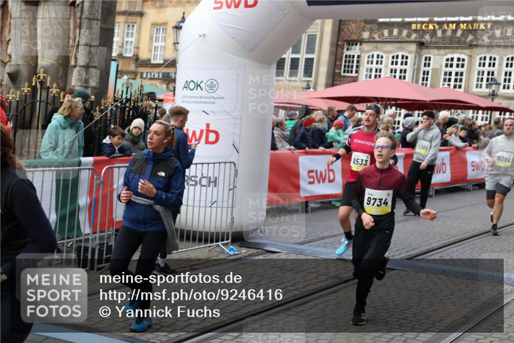 05.10.2025 - 20. swb-Marathon Bremen Yannick Fuchs http://msf.ph/oto/9246416 05.10.2025 11:10:27 Ziel 8533, 9734, 9806, 10189, 10280, 11333 meine-sportfotos.de