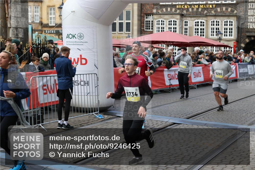 05.10.2025 - 20. swb-Marathon Bremen Yannick Fuchs http://msf.ph/oto/9246425 05.10.2025 11:10:27 Ziel 8533, 9734, 9806, 10189, 10280, 11333 meine-sportfotos.de