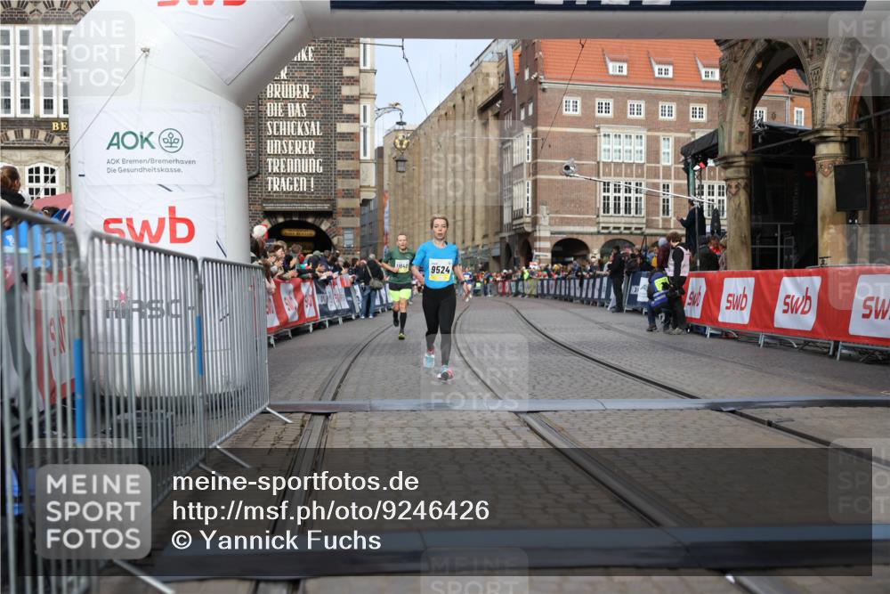05.10.2025 - 20. swb-Marathon Bremen Yannick Fuchs http://msf.ph/oto/9246426 05.10.2025 10:42:55 Ziel 9524, 11640 meine-sportfotos.de