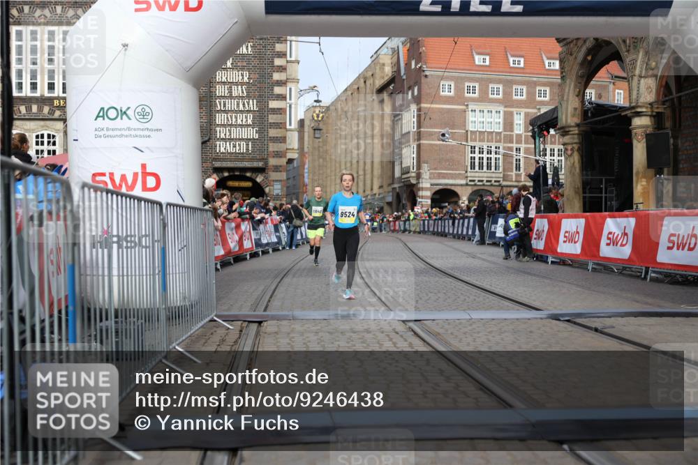 05.10.2025 - 20. swb-Marathon Bremen Yannick Fuchs http://msf.ph/oto/9246438 05.10.2025 10:42:55 Ziel 9524, 11640 meine-sportfotos.de