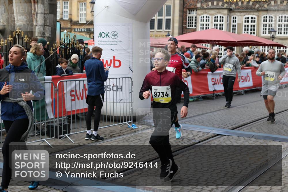 05.10.2025 - 20. swb-Marathon Bremen Yannick Fuchs http://msf.ph/oto/9246444 05.10.2025 11:10:27 Ziel 8533, 9734, 9806, 10189, 10280, 11333 meine-sportfotos.de
