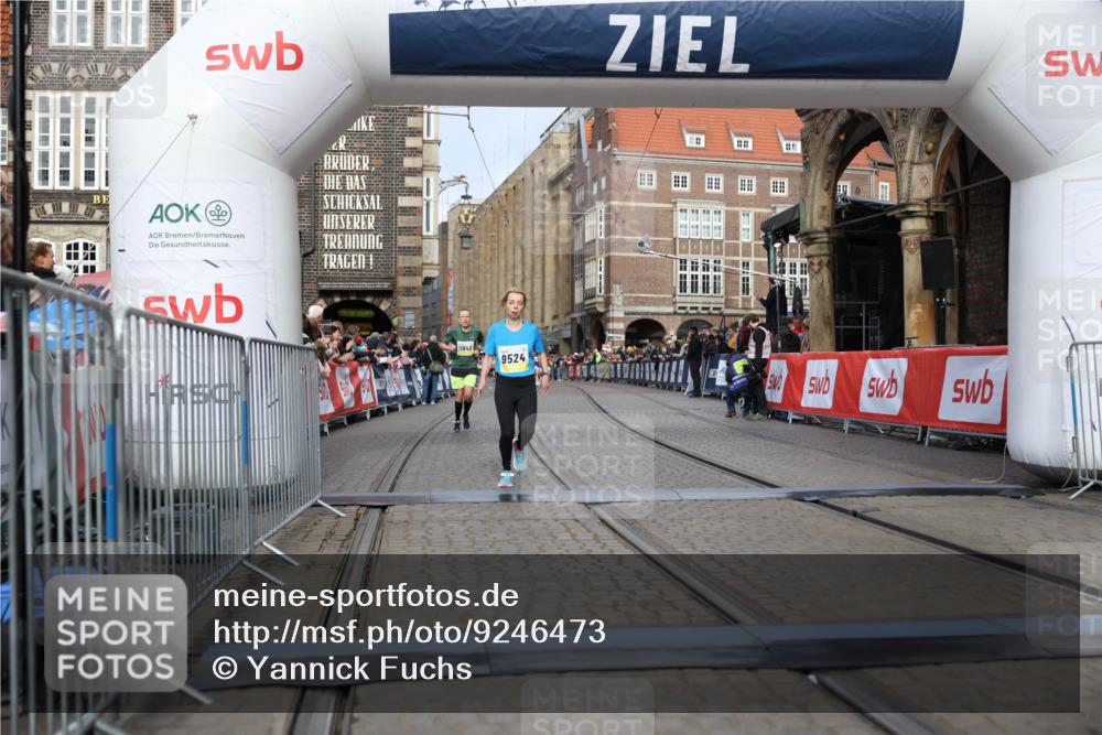 05.10.2025 - 20. swb-Marathon Bremen Yannick Fuchs http://msf.ph/oto/9246473 05.10.2025 10:42:56 Ziel 9524, 11640 meine-sportfotos.de