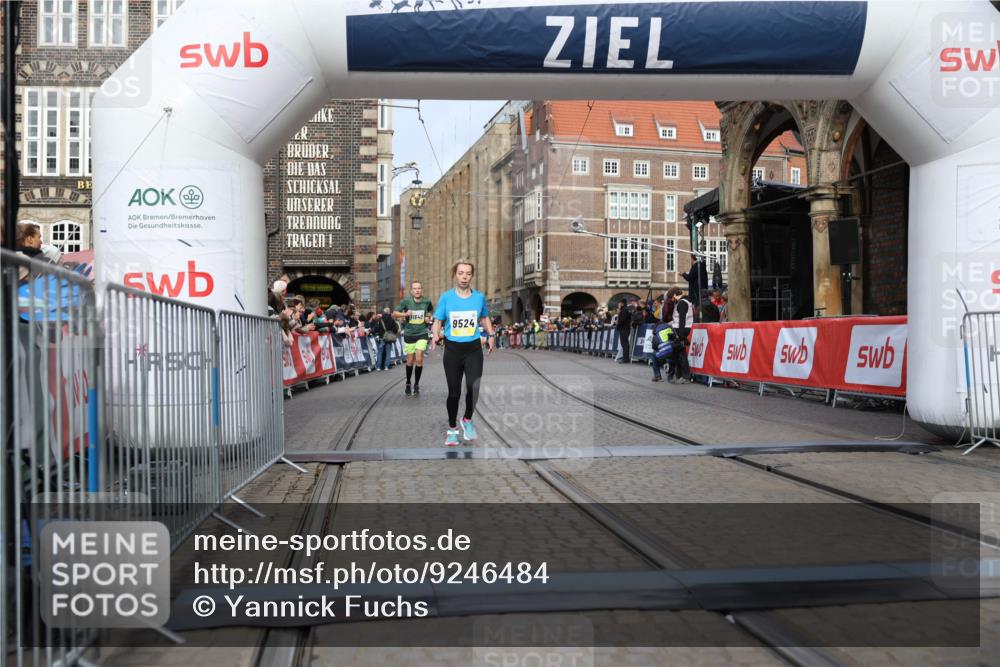 05.10.2025 - 20. swb-Marathon Bremen Yannick Fuchs http://msf.ph/oto/9246484 05.10.2025 10:42:56 Ziel 9524, 11640 meine-sportfotos.de