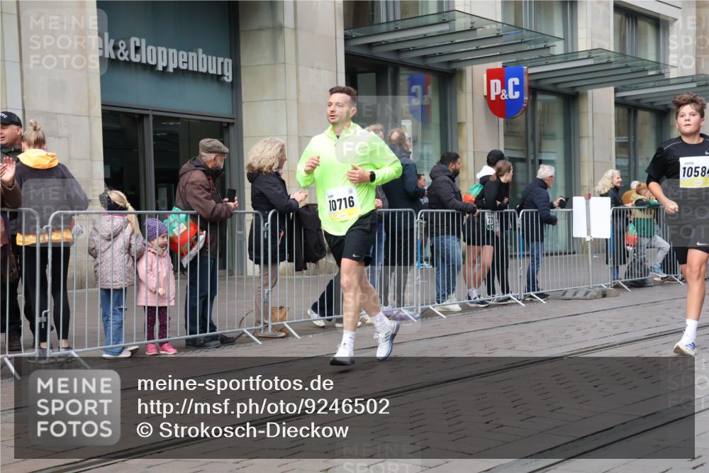 05.10.2025 - 20. swb-Marathon Bremen Strokosch-Dieckow http://msf.ph/oto/9246502 05.10.2025 10:51:24 Ziel 8333, 9004, 9252, 9259, 9268, 9506, 10436, 10584, 10716, 10817, 10918, 10928, 10968, 11080, 11361, 11394, 11484, 11689, 11696, 8333, 9004, 9252, 9259, 9268, 9506, 10436, 10584, 10716, 10817, 10918, 10928, 10968, 11080, 11361, 11394, 11484, 11689, 11696 meine-sportfotos.de