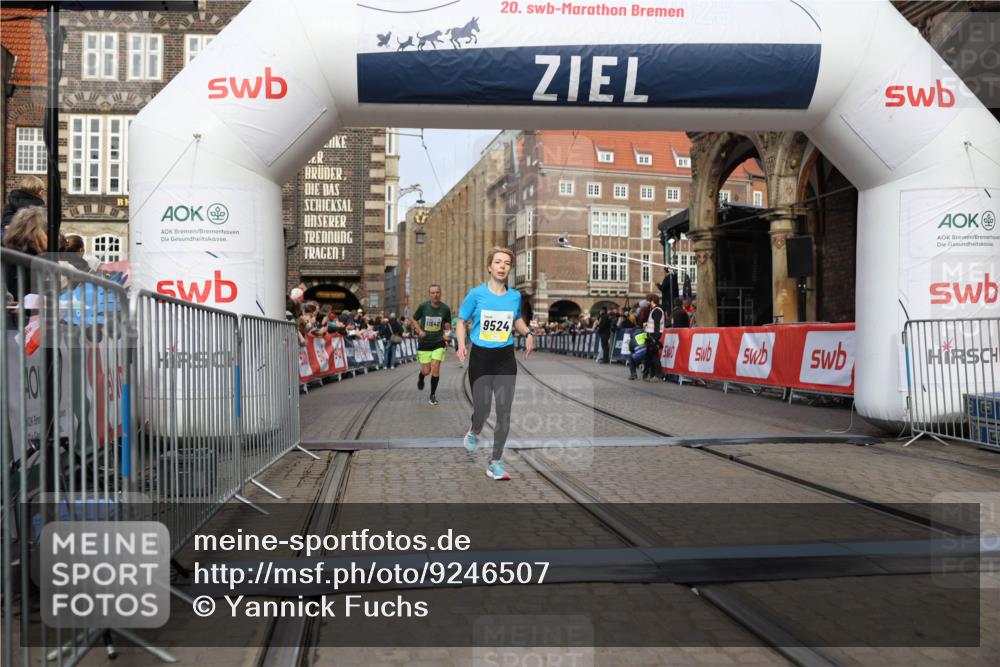 05.10.2025 - 20. swb-Marathon Bremen Yannick Fuchs http://msf.ph/oto/9246507 05.10.2025 10:42:56 Ziel 9524, 11640 meine-sportfotos.de