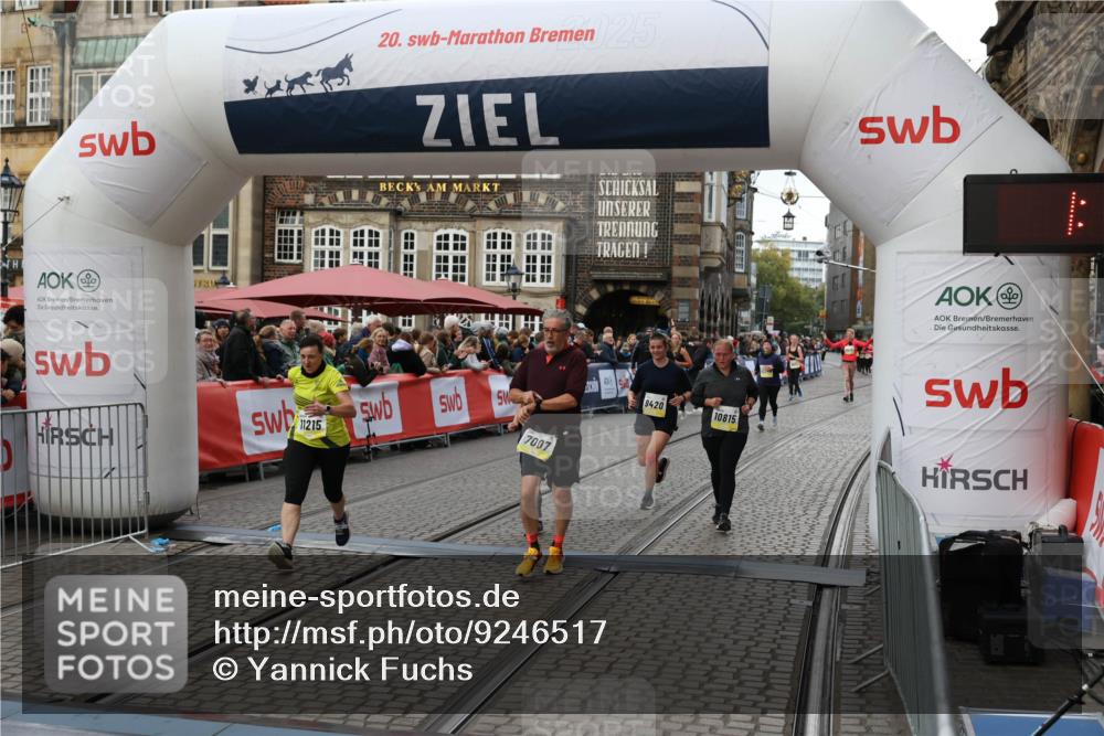 05.10.2025 - 20. swb-Marathon Bremen Yannick Fuchs http://msf.ph/oto/9246517 05.10.2025 11:12:04 Ziel 7007, 9420, 9648, 9784, 10815, 10839, 11215, 11563 meine-sportfotos.de