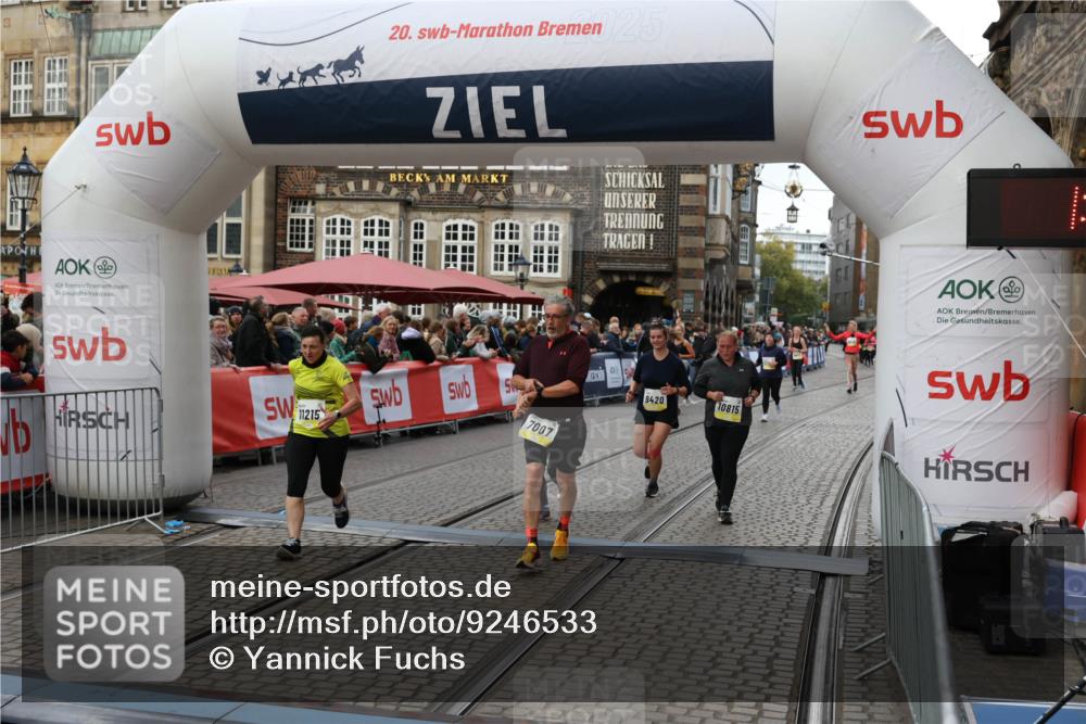 05.10.2025 - 20. swb-Marathon Bremen Yannick Fuchs http://msf.ph/oto/9246533 05.10.2025 11:12:04 Ziel 7007, 9420, 9648, 9784, 10815, 10839, 11215, 11563 meine-sportfotos.de