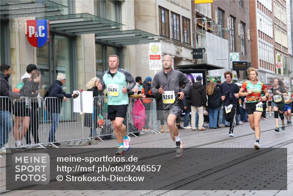 05.10.2025 - 20. swb-Marathon Bremen Strokosch-Dieckow http://msf.ph/oto/9246557 05.10.2025 10:51:25 Ziel 8333, 9004, 9252, 9259, 9268, 9506, 10380, 10436, 10581, 10584, 10625, 10716, 10817, 10918, 10928, 10968, 11080, 11136, 11361, 11394, 11484, 11689, 11696, 8333, 9004, 9252, 9259, 9268, 9506, 10380, 10436, 10581, 10584, 10625, 10716, 10817, 10918, 10928, 10968, 11080, 11136, 11361, 11394, 11484, 11689, 11696 meine-sportfotos.de