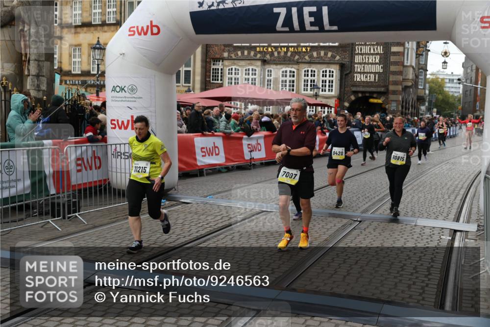 05.10.2025 - 20. swb-Marathon Bremen Yannick Fuchs http://msf.ph/oto/9246563 05.10.2025 11:12:05 Ziel 7007, 9420, 9784, 9867, 10815, 10839, 11215, 11563 meine-sportfotos.de