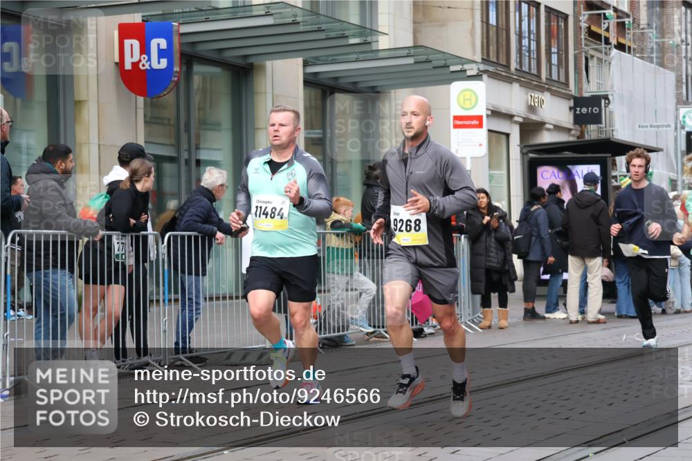 05.10.2025 - 20. swb-Marathon Bremen Strokosch-Dieckow http://msf.ph/oto/9246566 05.10.2025 10:51:26 Ziel 8333, 9004, 9252, 9259, 9268, 9506, 9683, 10380, 10436, 10581, 10584, 10625, 10716, 10817, 10918, 10928, 10968, 11080, 11136, 11325, 11361, 11394, 11484, 11689, 11696, 8333, 9004, 9252, 9259, 9268, 9506, 9683, 10380, 10436, 10581, 10584, 10625, 10716, 10817, 10918, 10928, 10968, 11080, 11136, 11325, 11361, 11394, 11484, 11689, 11696 meine-sportfotos.de