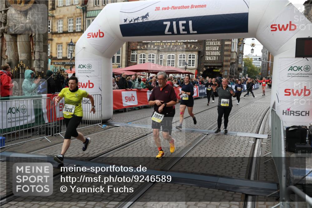 05.10.2025 - 20. swb-Marathon Bremen Yannick Fuchs http://msf.ph/oto/9246589 05.10.2025 11:12:05 Ziel 7007, 9420, 9784, 9867, 10815, 10839, 11215, 11563 meine-sportfotos.de