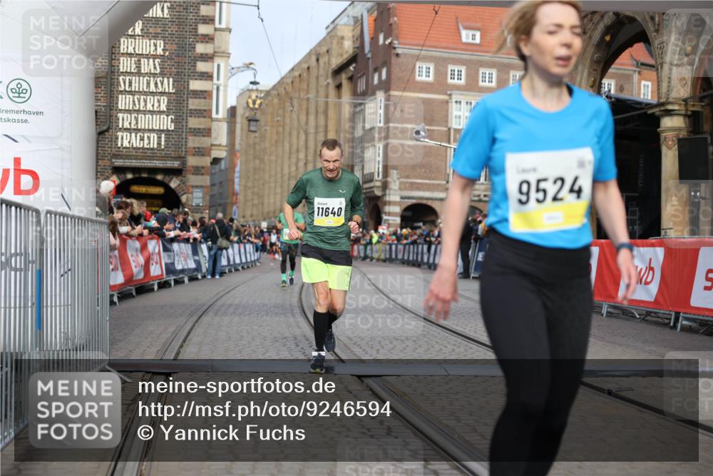 05.10.2025 - 20. swb-Marathon Bremen Yannick Fuchs http://msf.ph/oto/9246594 05.10.2025 10:42:58 Ziel 9524, 11640 meine-sportfotos.de